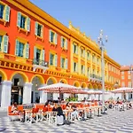 1 Bedroom Flat In Heart Of Nice