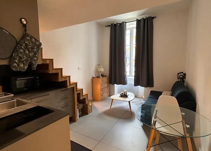 1 Bedroom Flat In Heart Of Nice