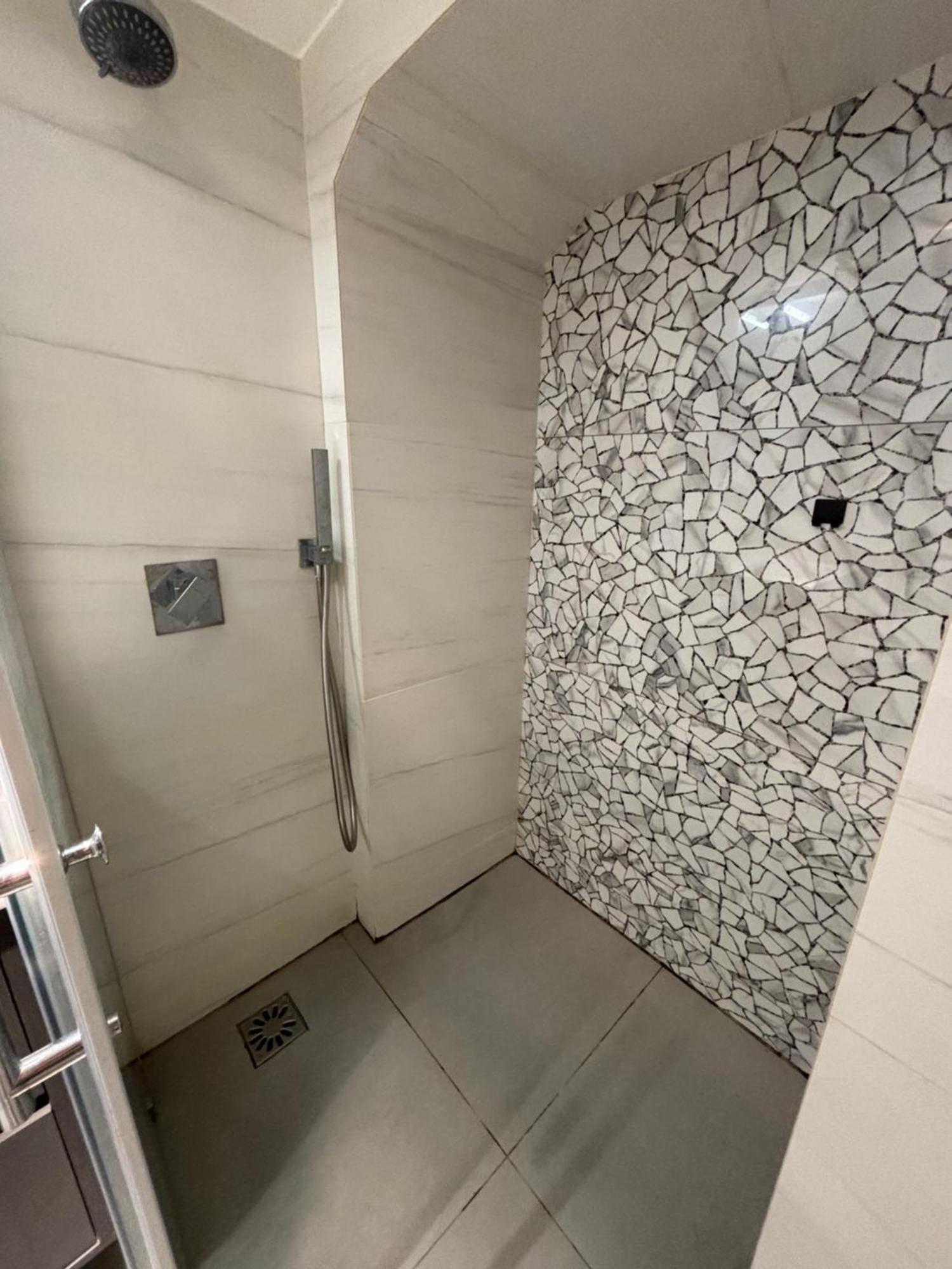 1 Bedroom Flat In Heart Of *